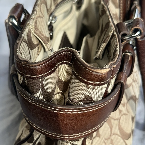 Hampton Business Tote - Picture 10 of 16